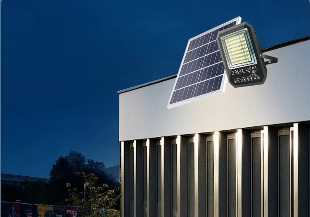 LED Solar Flood Lamp